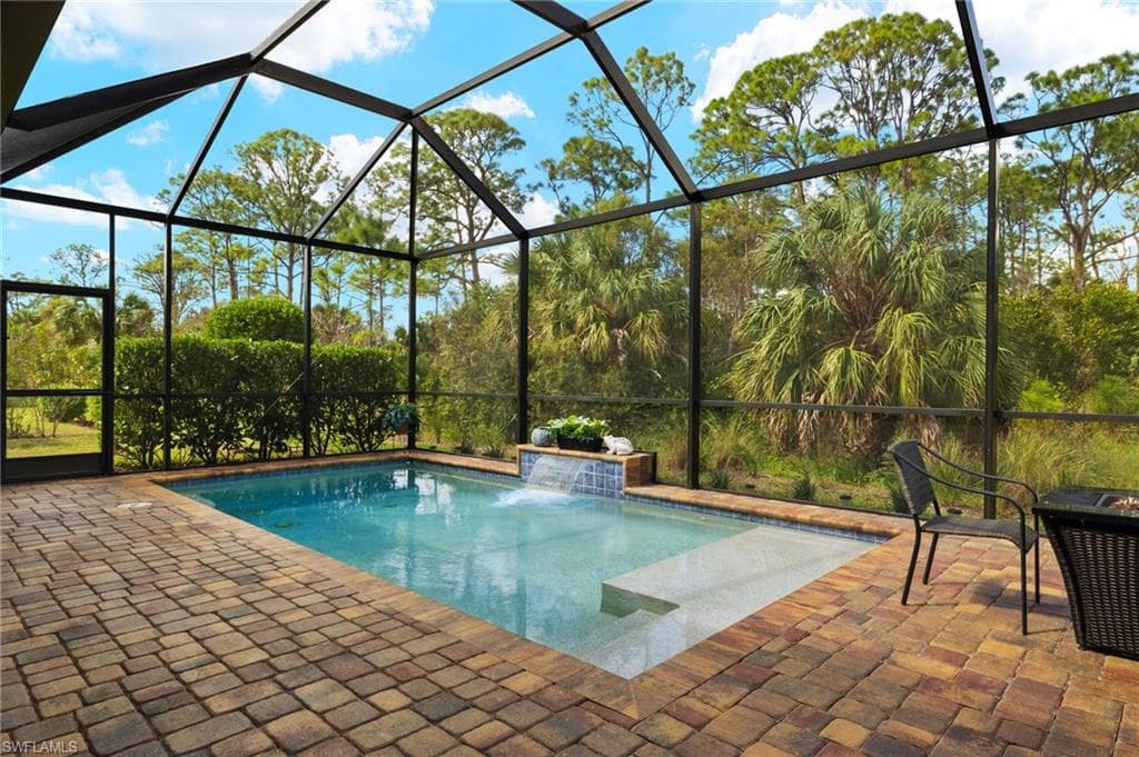 1586 Marton Ct, Naples, FL 34113-2
