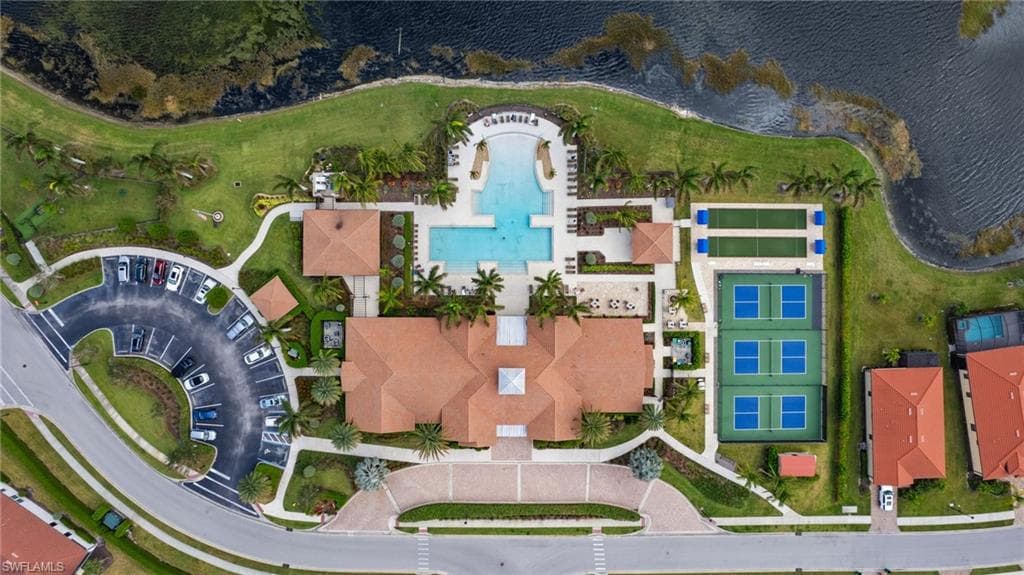 1586 Marton Ct, Naples, FL 34113-32