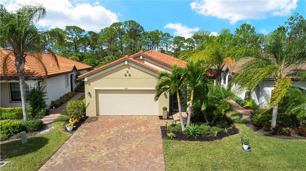 1586 Marton Ct, Naples, FL 34113-3