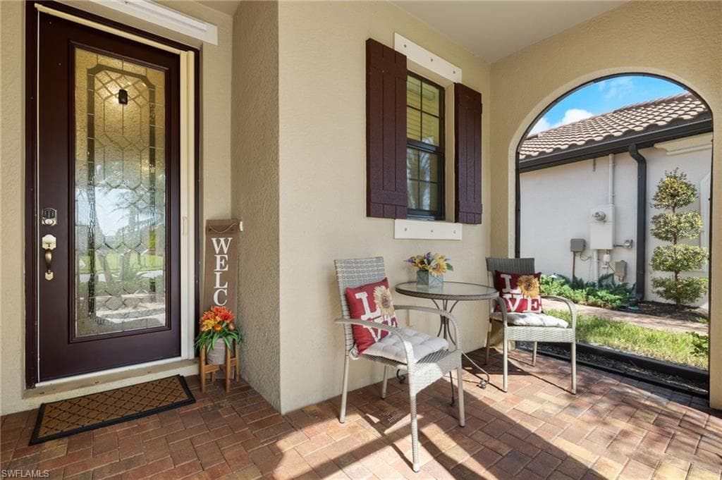 1586 Marton Ct, Naples, FL 34113-4