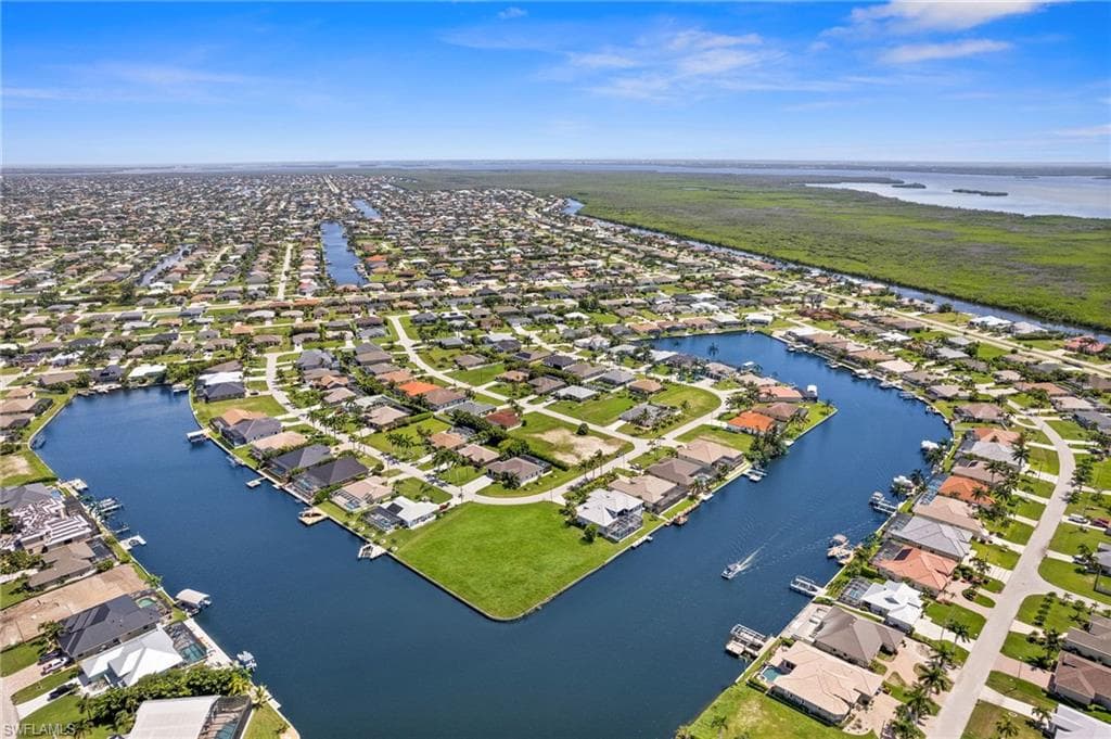 3021 27th Pl, Cape Coral, FL 33914-4