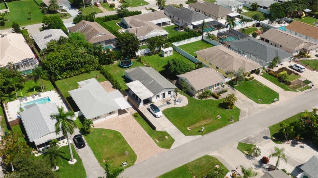 759 100th Ave N, Naples, FL 34108-10