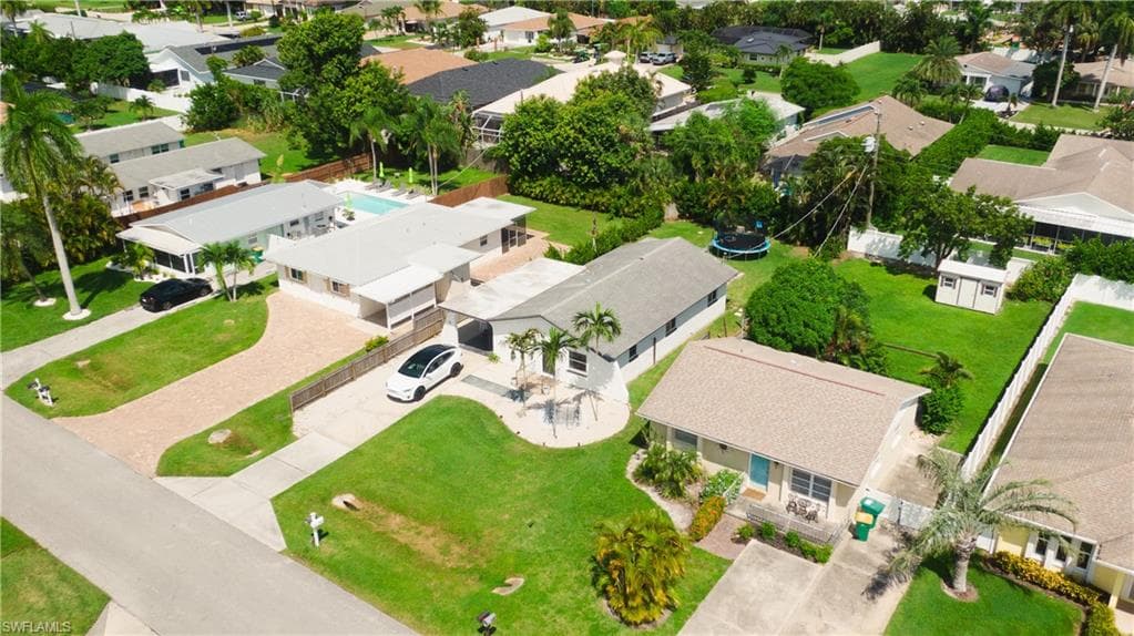 759 100th Ave N, Naples, FL 34108-4