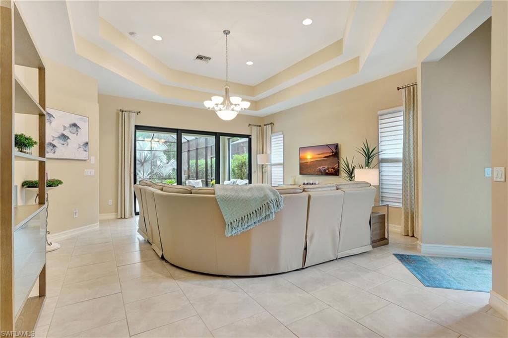 6620 Roma Way, Naples, FL 34113-9