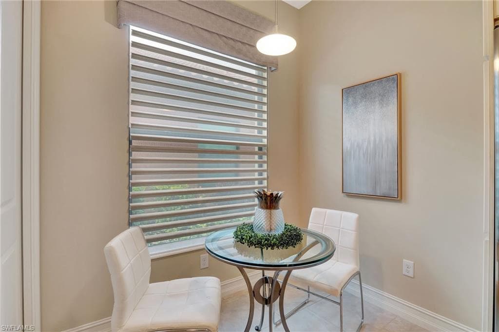 6620 Roma Way, Naples, FL 34113-13