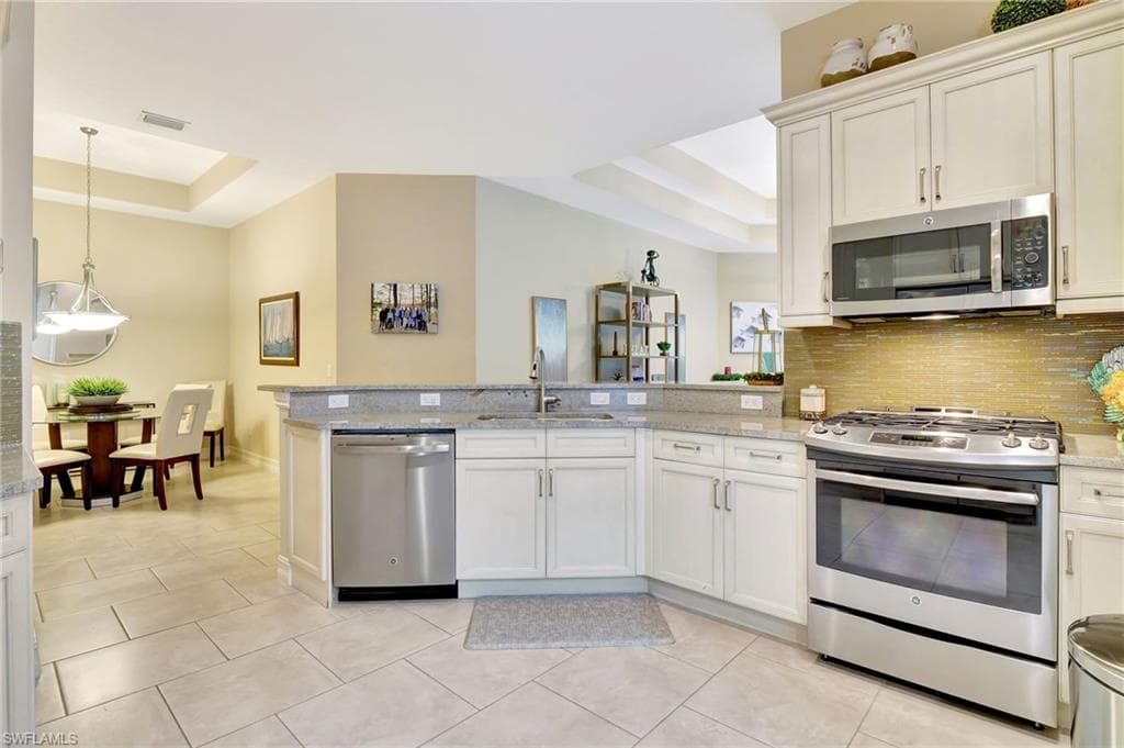 6620 Roma Way, Naples, FL 34113-15