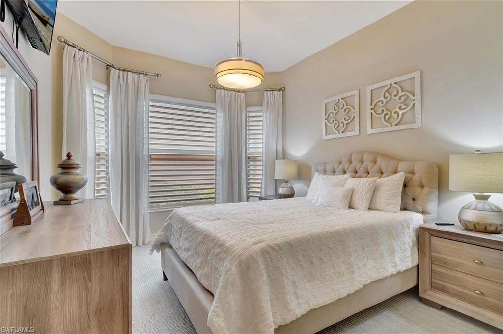 6620 Roma Way, Naples, FL 34113-32