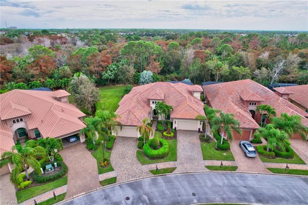 6620 Roma Way, Naples, FL 34113-44