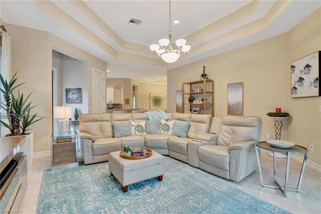 6620 Roma Way, Naples, FL 34113-7