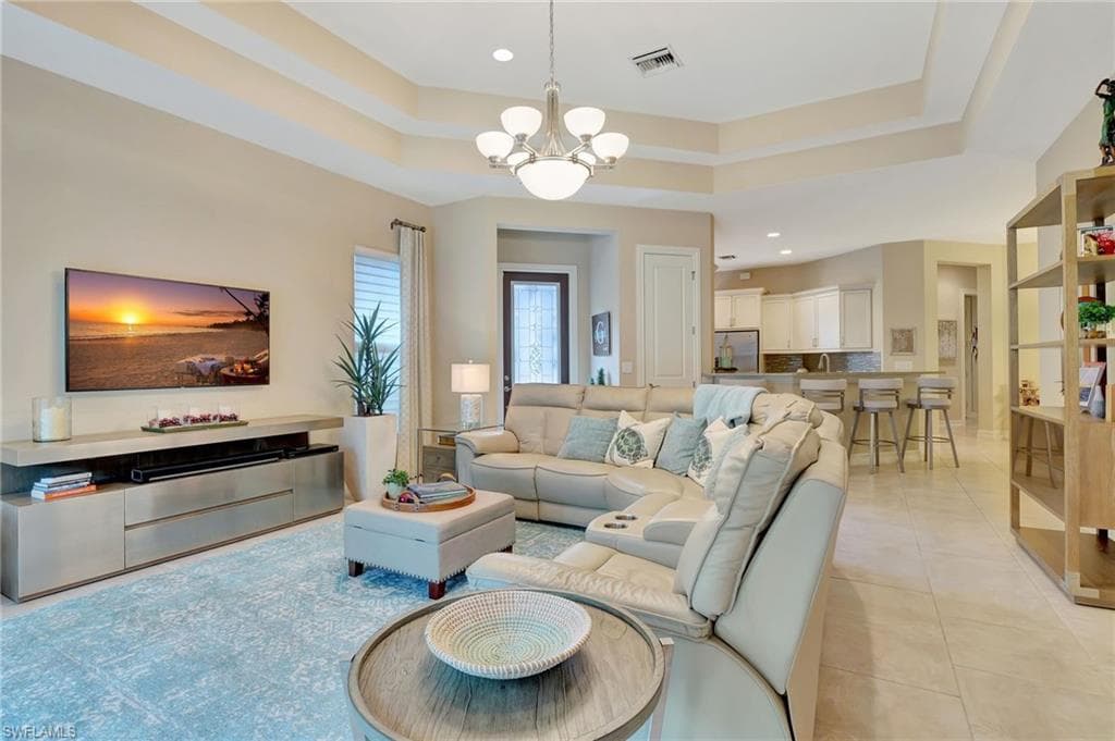 6620 Roma Way, Naples, FL 34113-8