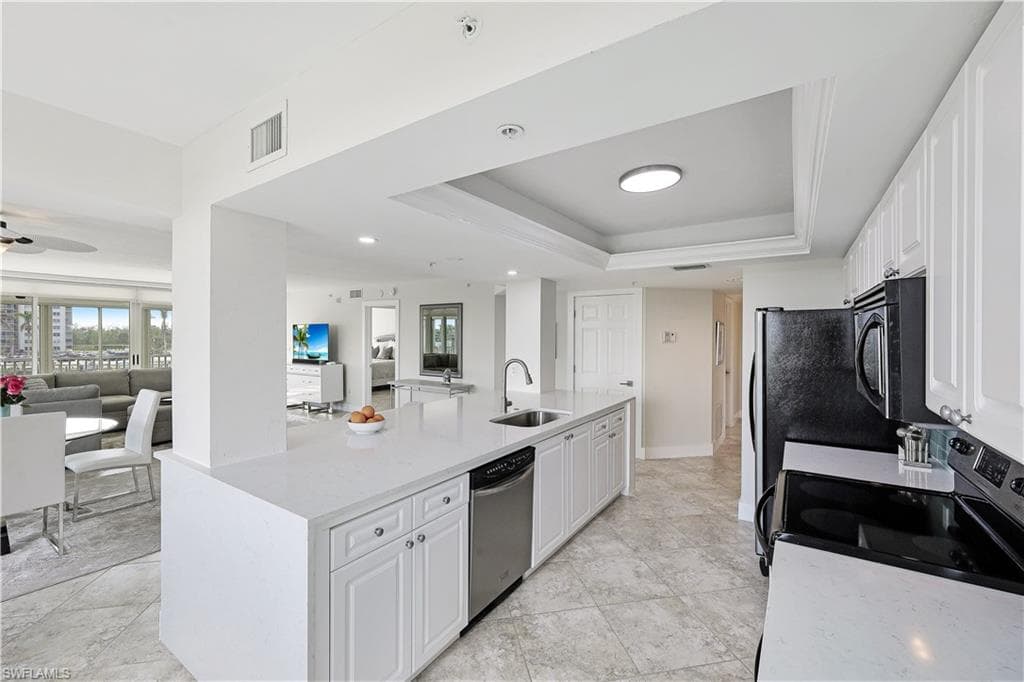 25 Bluebill Ave A-201, Naples, FL 34108-10