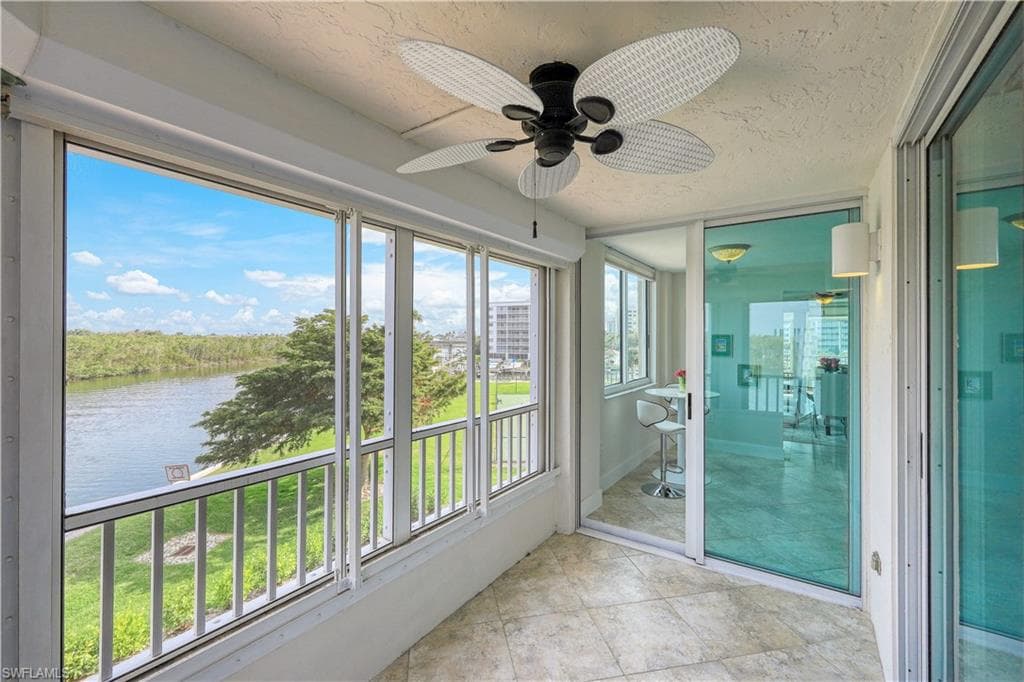 25 Bluebill Ave A-201, Naples, FL 34108-26
