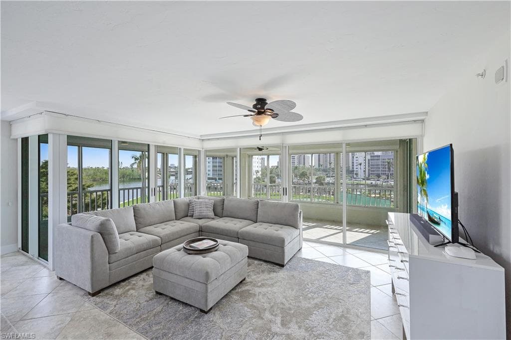 25 Bluebill Ave A-201, Naples, FL 34108-5