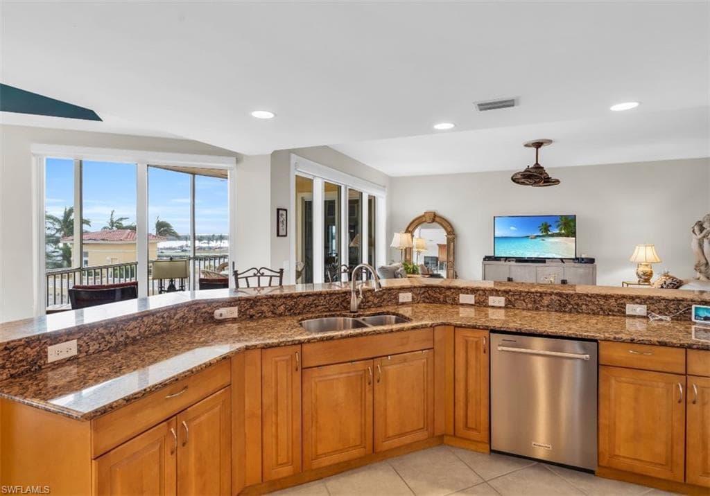 6081 Silver King Blvd 202, Cape Coral, FL 33914-14