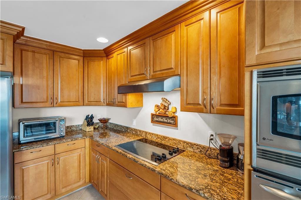 6081 Silver King Blvd 202, Cape Coral, FL 33914-15