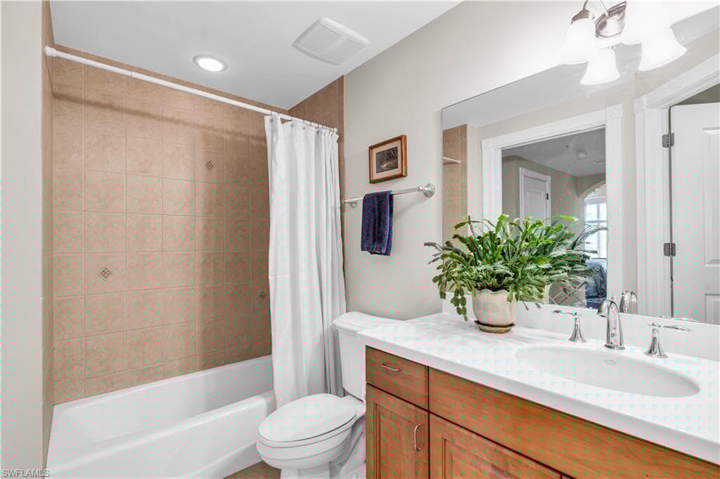 6081 Silver King Blvd 202, Cape Coral, FL 33914-25