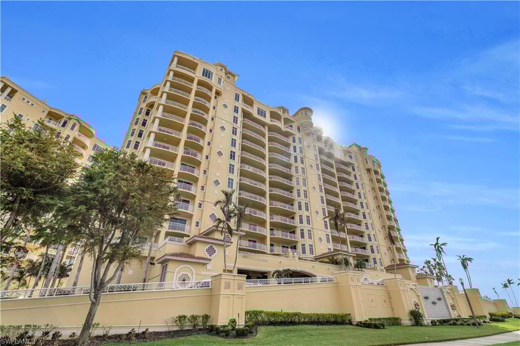 6081 Silver King Blvd 202, Cape Coral, FL 33914-2