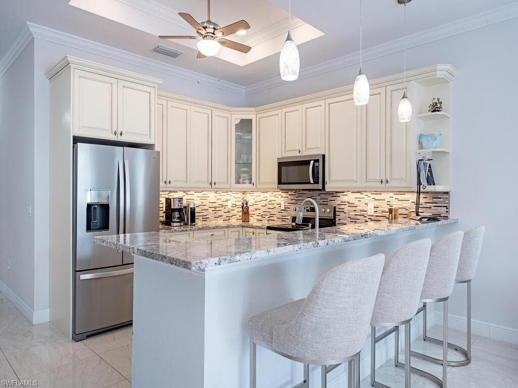 698 103rd Ave N, Naples, FL 34108-6