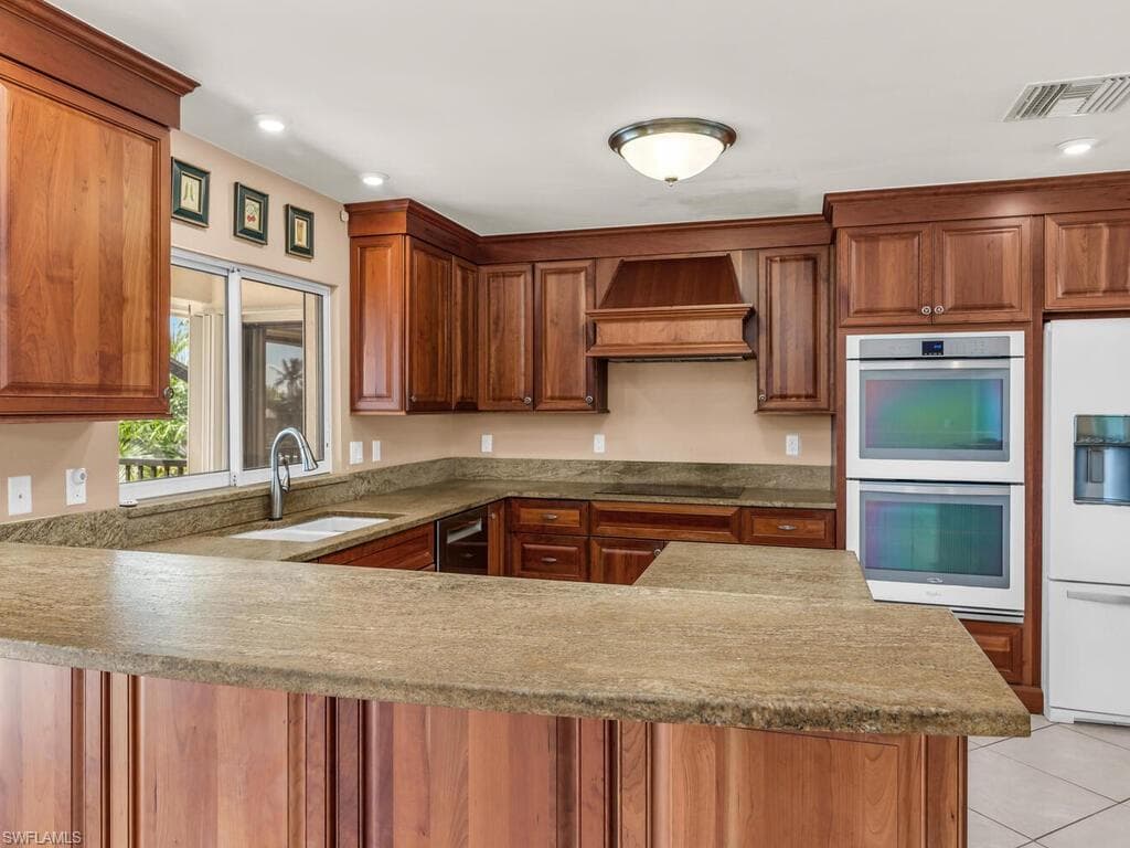 1179 Lighthouse Ct, Marco Island, FL 34145-16