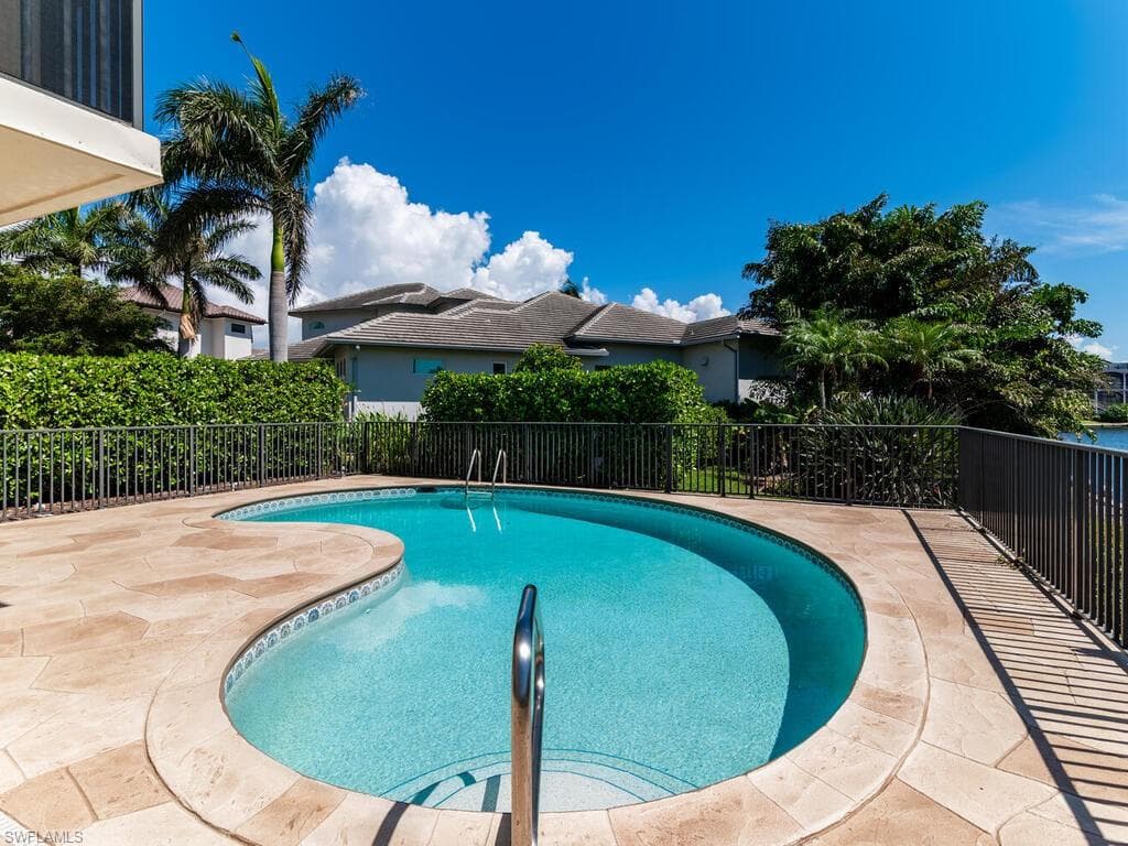 1179 Lighthouse Ct, Marco Island, FL 34145-35