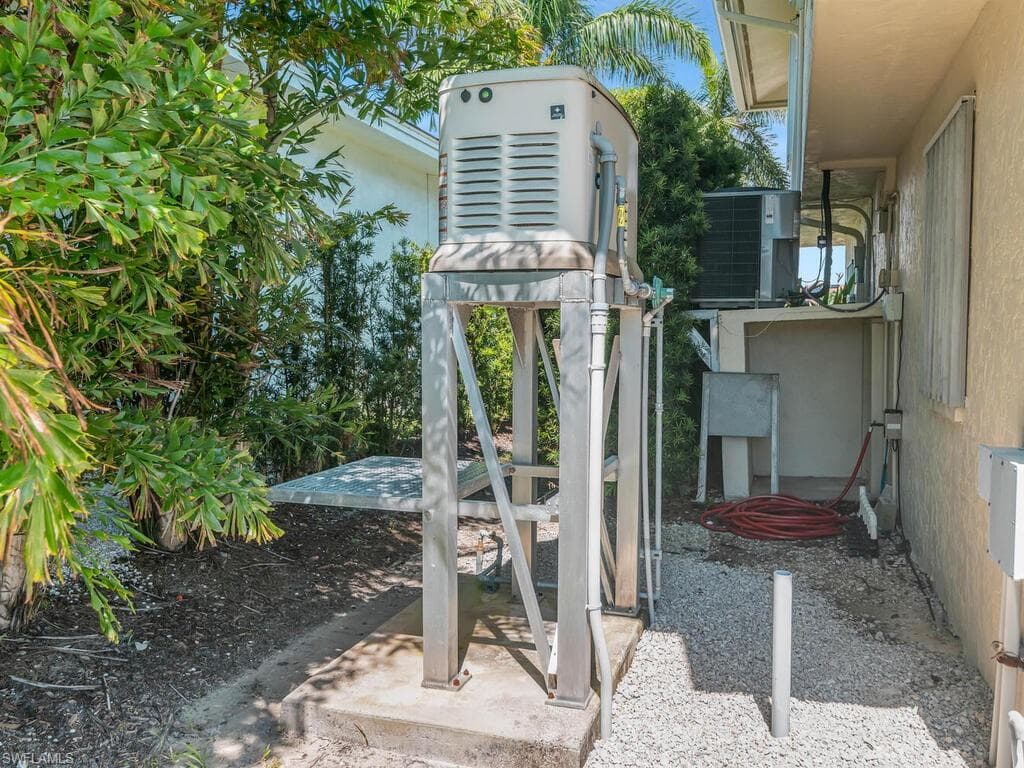1179 Lighthouse Ct, Marco Island, FL 34145-40
