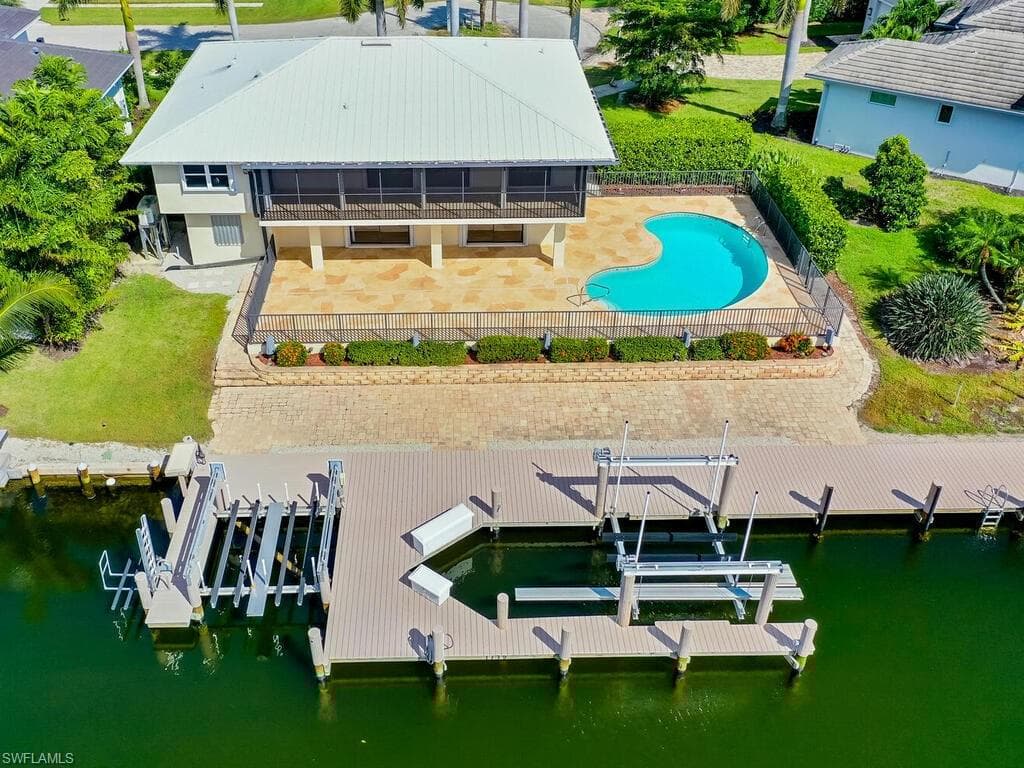 1179 Lighthouse Ct, Marco Island, FL 34145-5