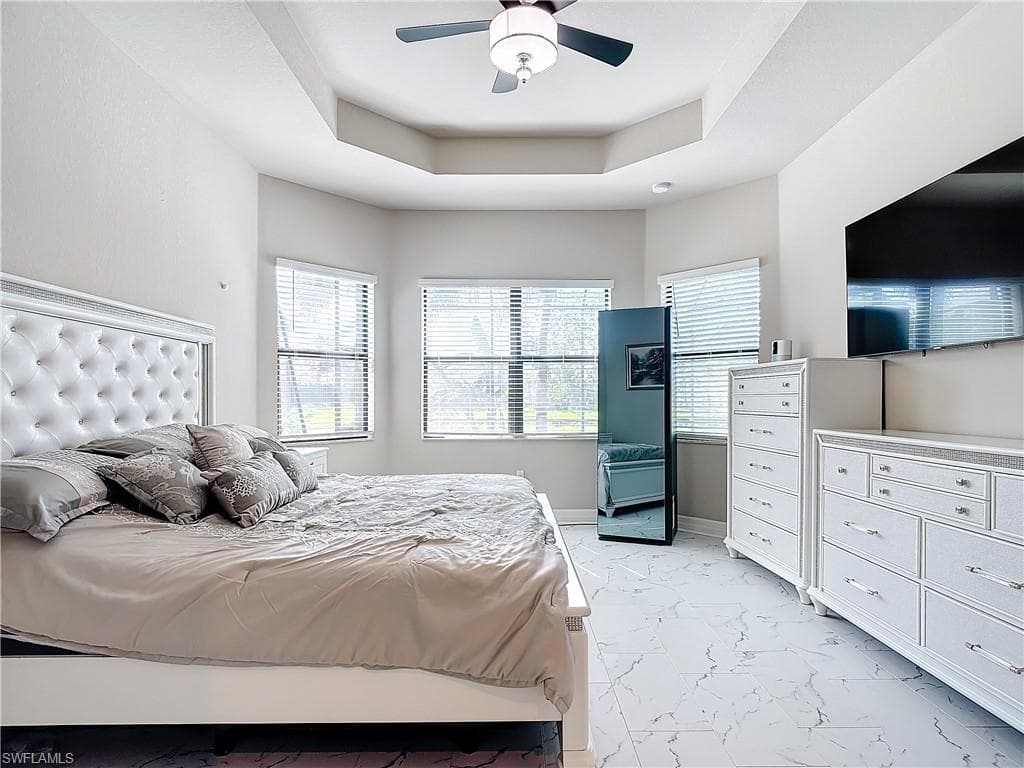 4310 Aurora St, Naples, FL 34119-34