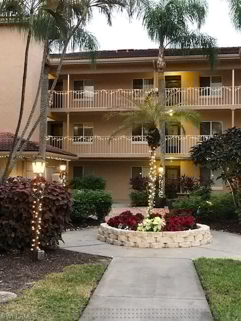 1075 Foxfire Ln 310, Naples, FL 34104-22