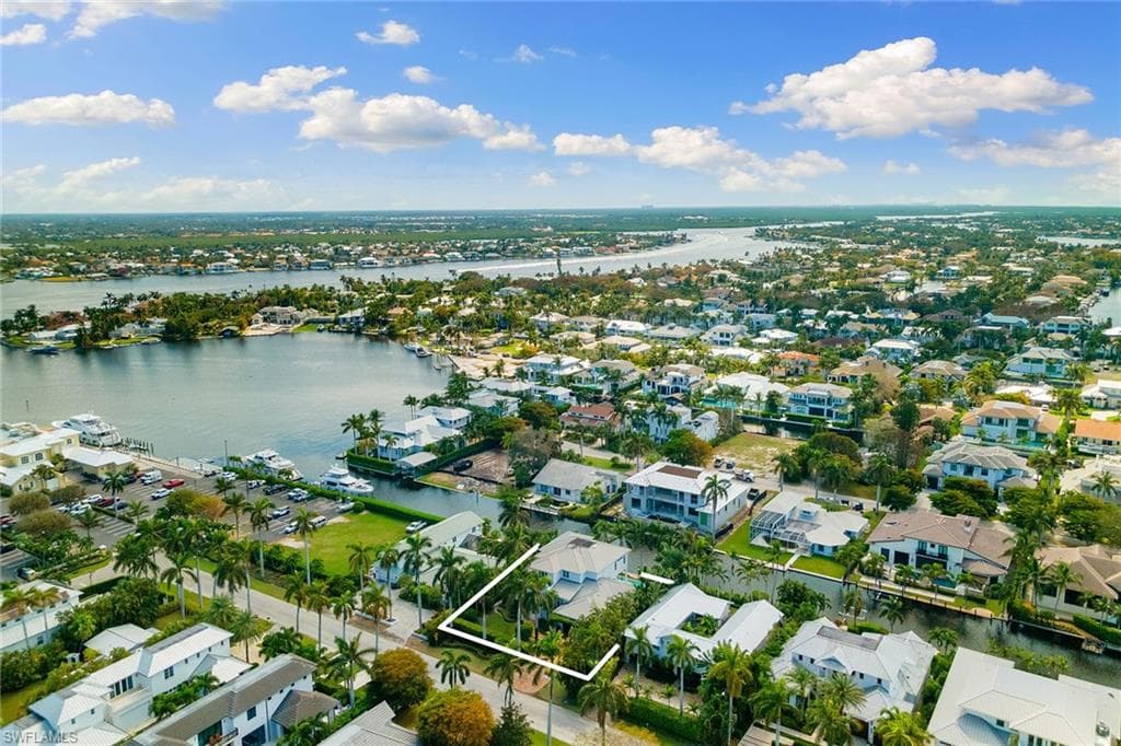636 14th Ave S, Naples, FL 34102-13