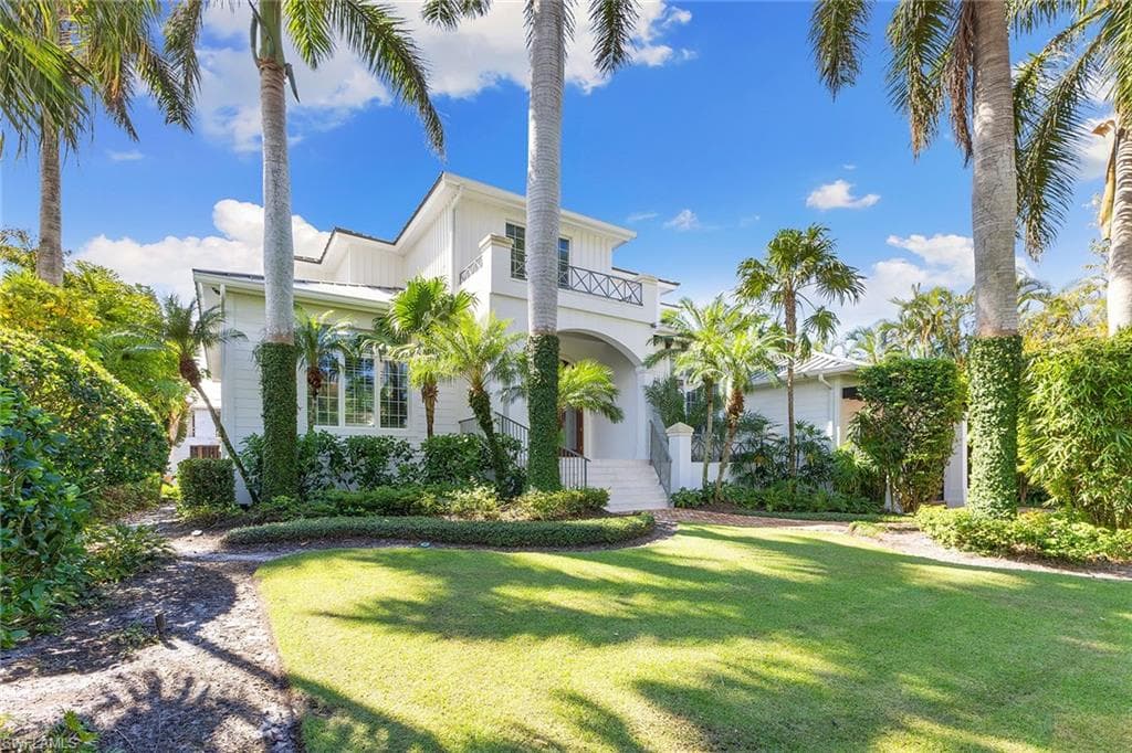 636 14th Ave S, Naples, FL 34102-1