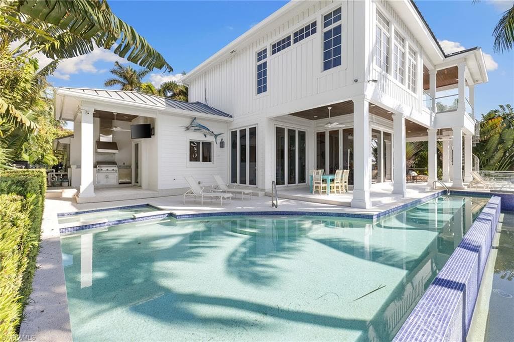 636 14th Ave S, Naples, FL 34102-6