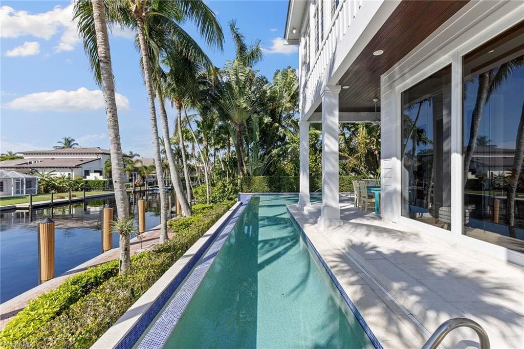 636 14th Ave S, Naples, FL 34102-7