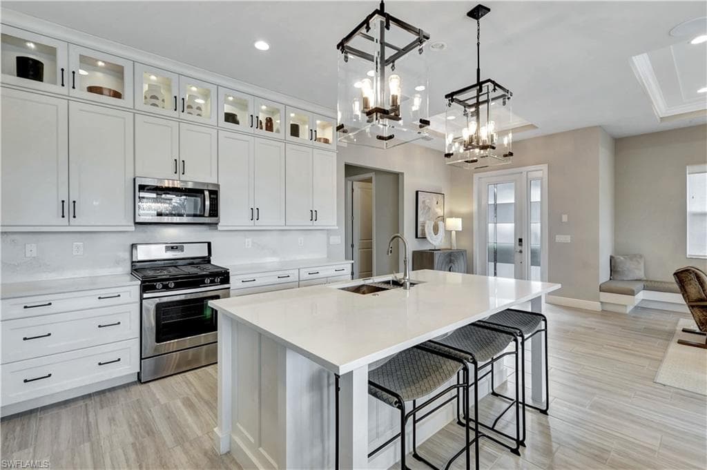 8825 Saint Lucia Dr, Naples, FL 34114-10