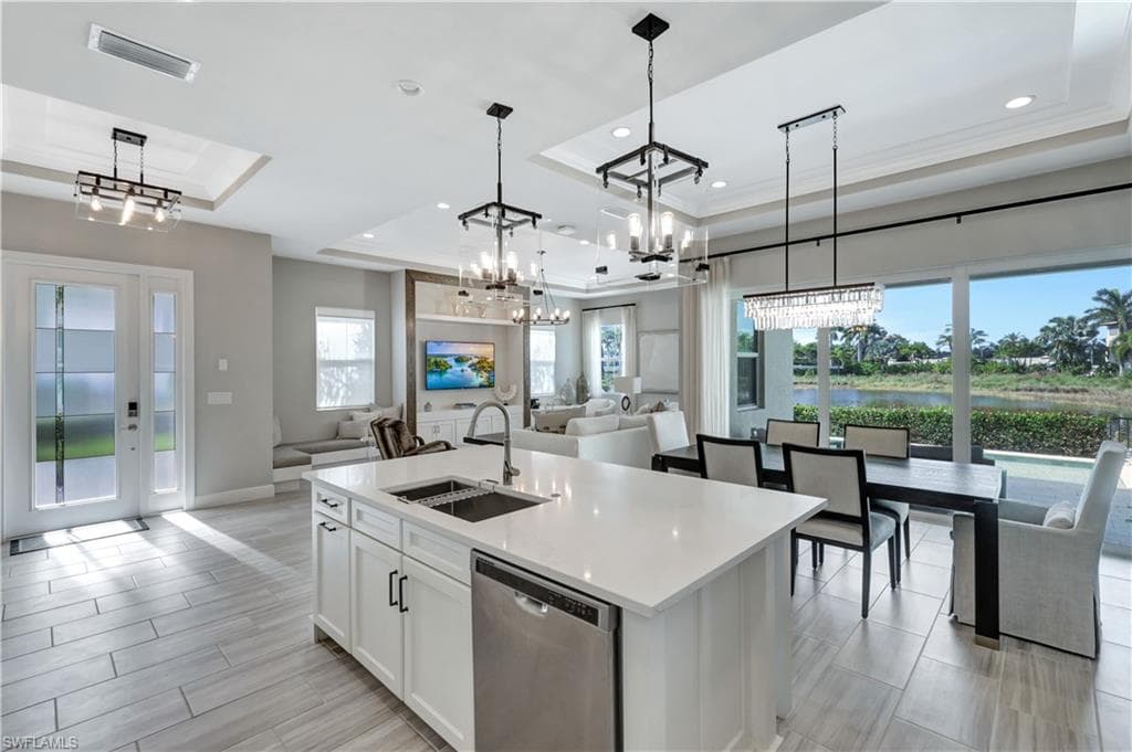 8825 Saint Lucia Dr, Naples, FL 34114-11