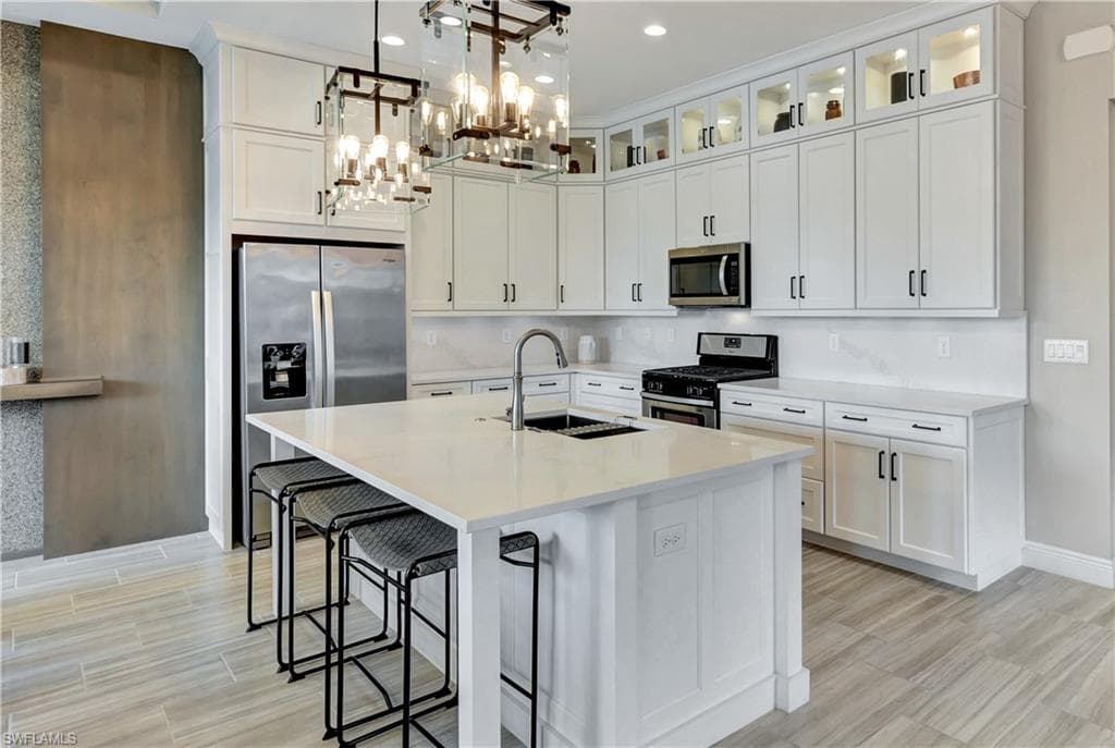 8825 Saint Lucia Dr, Naples, FL 34114-12