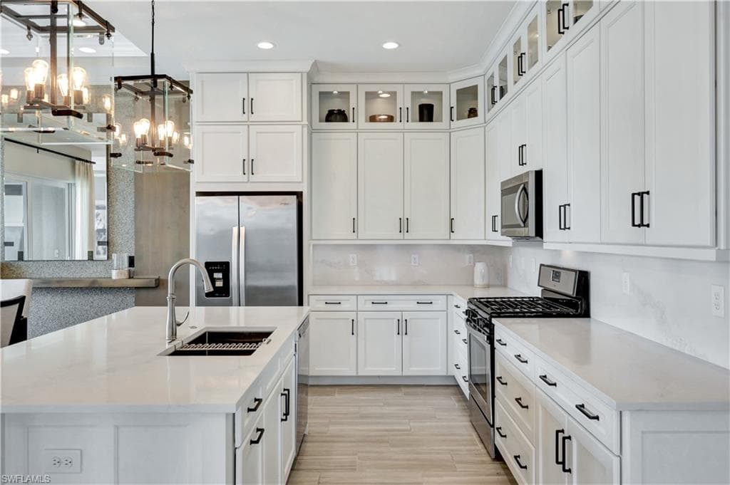 8825 Saint Lucia Dr, Naples, FL 34114-13