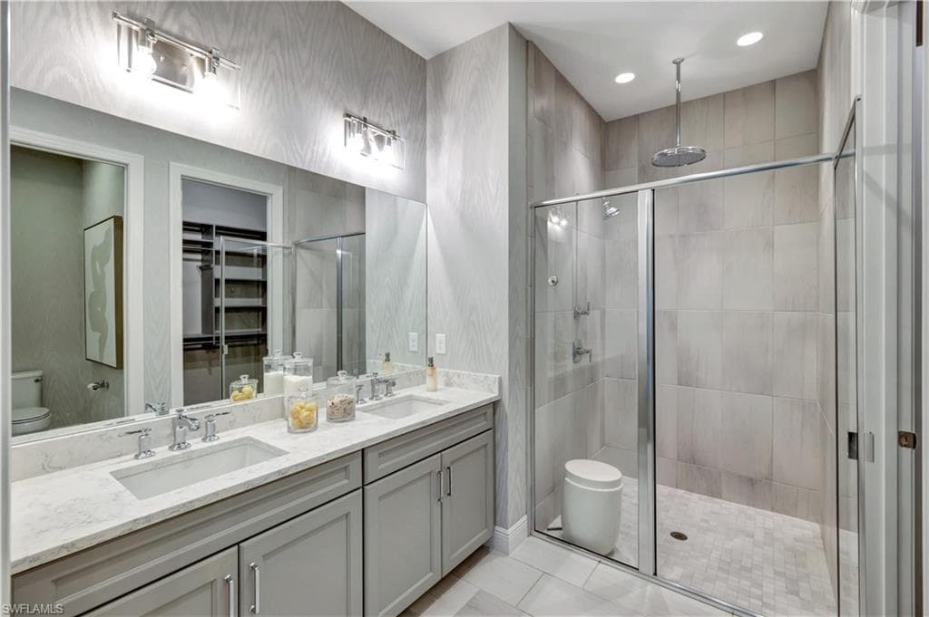 8825 Saint Lucia Dr, Naples, FL 34114-18