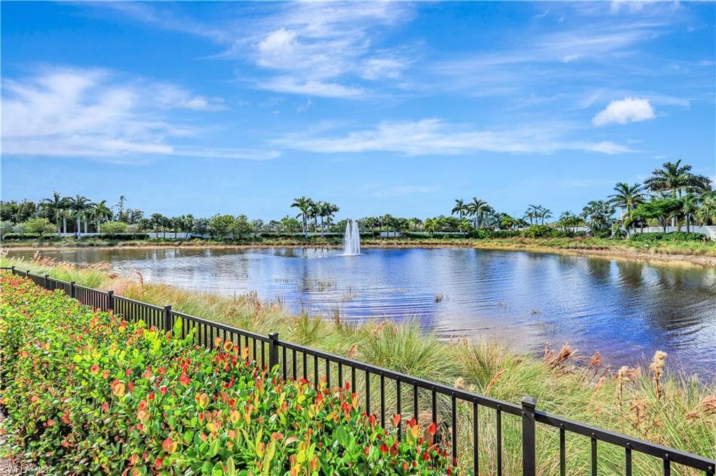 8825 Saint Lucia Dr, Naples, FL 34114-27
