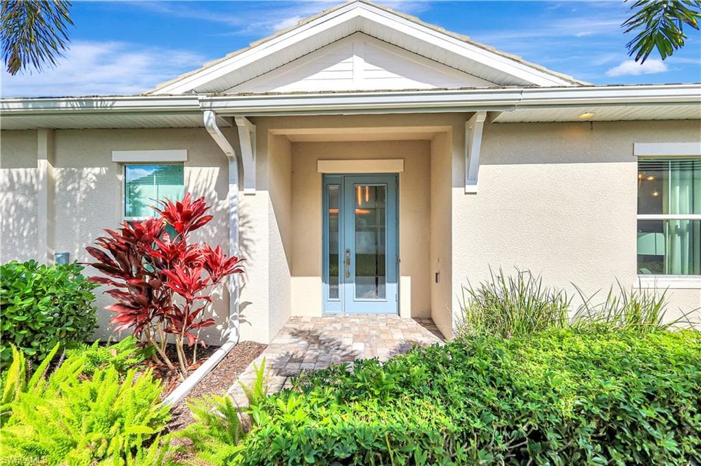 8825 Saint Lucia Dr, Naples, FL 34114-3