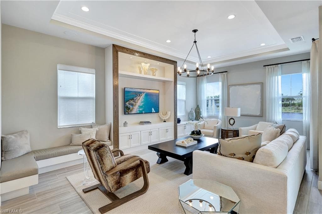 8825 Saint Lucia Dr, Naples, FL 34114-5