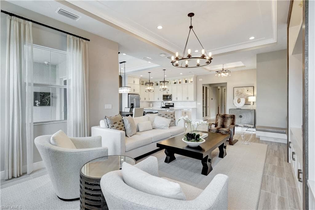 8825 Saint Lucia Dr, Naples, FL 34114-6