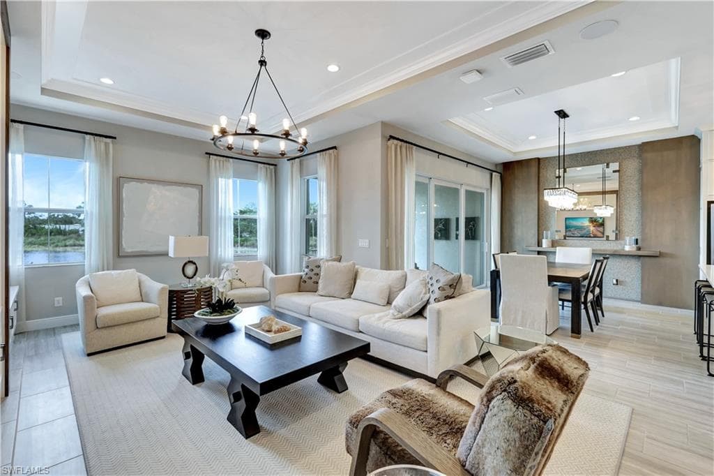 8825 Saint Lucia Dr, Naples, FL 34114-7