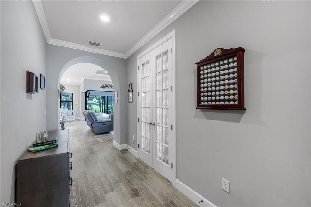 9354 Greyhawk Trl, Naples, FL 34120-4