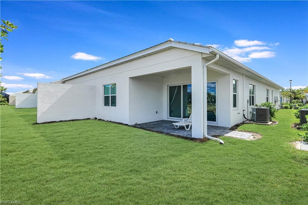 9209 Cayman Dr N, Naples, FL 34114-22
