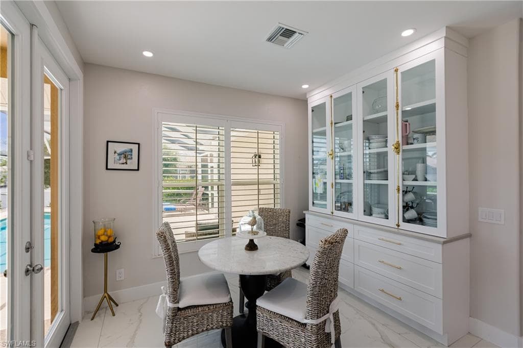 1045 Cottonwood Ct, Marco Island, FL 34145-23
