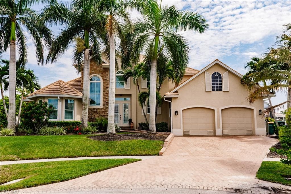 1045 Cottonwood Ct, Marco Island, FL 34145-2