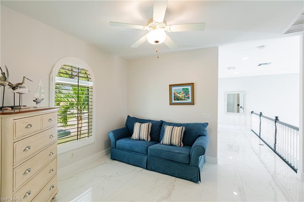 1045 Cottonwood Ct, Marco Island, FL 34145-46