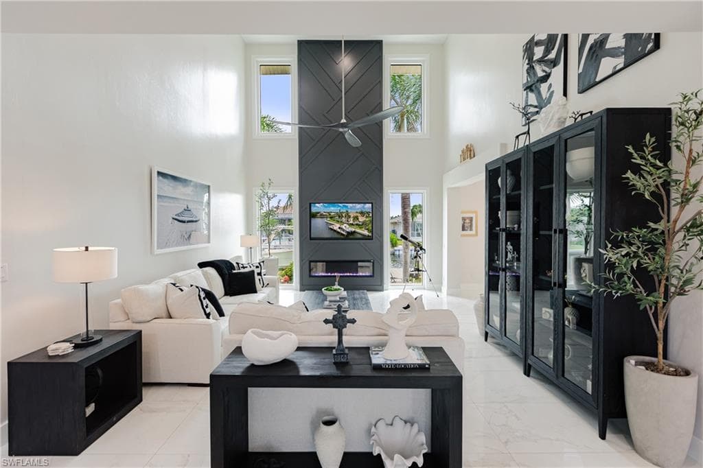 1045 Cottonwood Ct, Marco Island, FL 34145-5