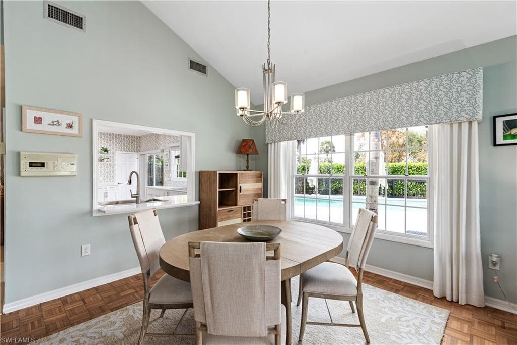 28 Golf Cottage Dr, Naples, FL 34105-9