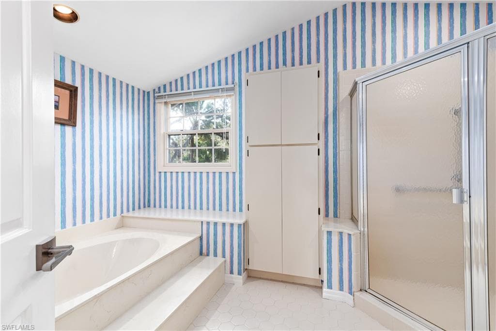 28 Golf Cottage Dr, Naples, FL 34105-22
